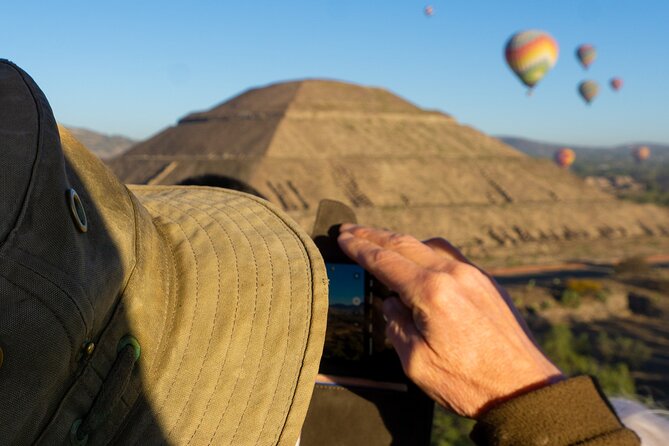 Hot Air Balloon Rides in Teotihuacan with Breakfast - Landing, champagne, and the practical luggage warning