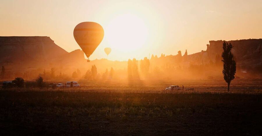 Hot air balloons in Goreme red valley - What you see during the one-hour flight