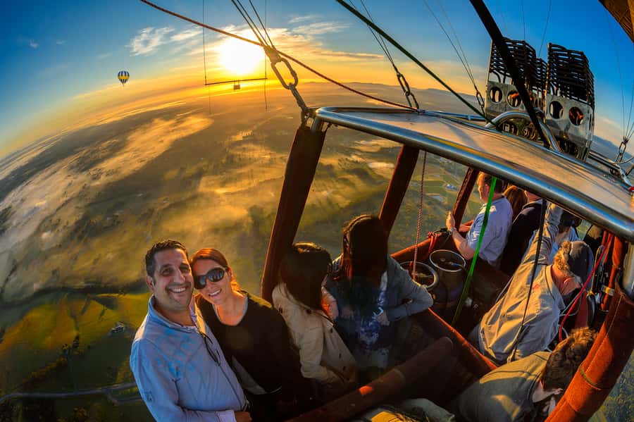 Hunter Valley: Sunrise Balloon Ride with Bubbly Breakfast - Before takeoff, you can help raise the balloon