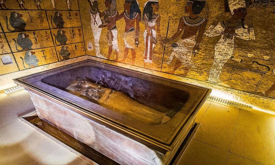 Hurghada: 2-Day Luxor Tour with Hotel, Balloon, & Nile Boat - The hotel night and the early morning balloon