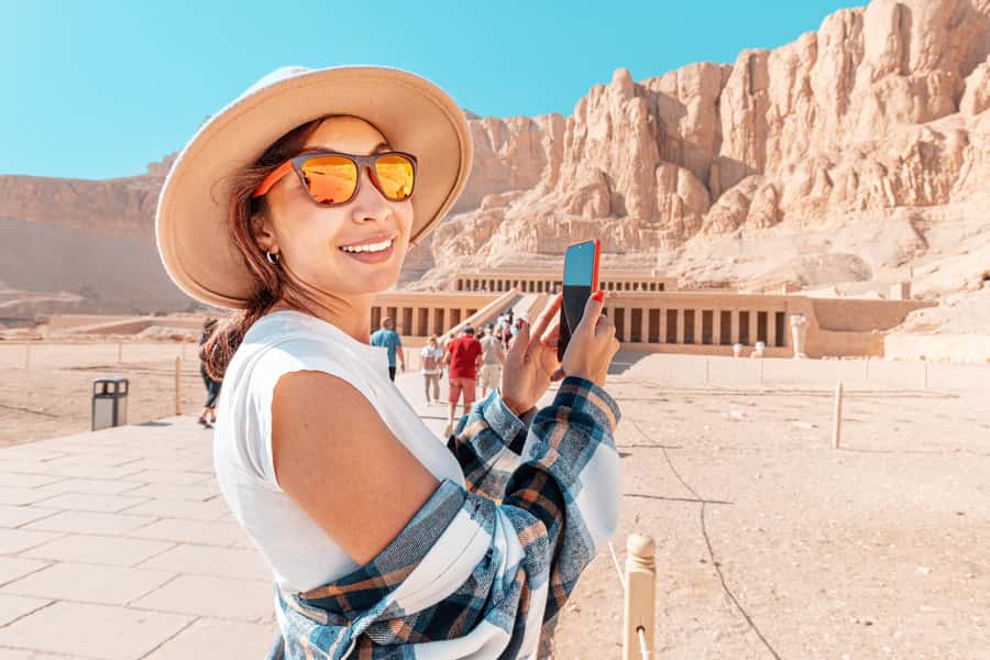 Hurghada: Luxor Hot Air Balloon Ride and Day Tour With Meals - Hatshepsut and the Colossi of Memnon