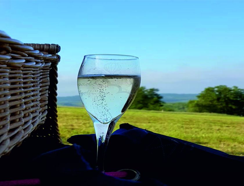 Kraków: Hot Air Balloon Exclusive Tour with Champagne - Key points at a glance