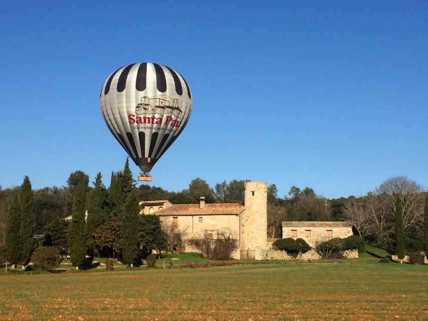 La Garrotxa Volcanoes Half-Day Hot Air Balloon Flight - The pilot, crew, and feeling of safety