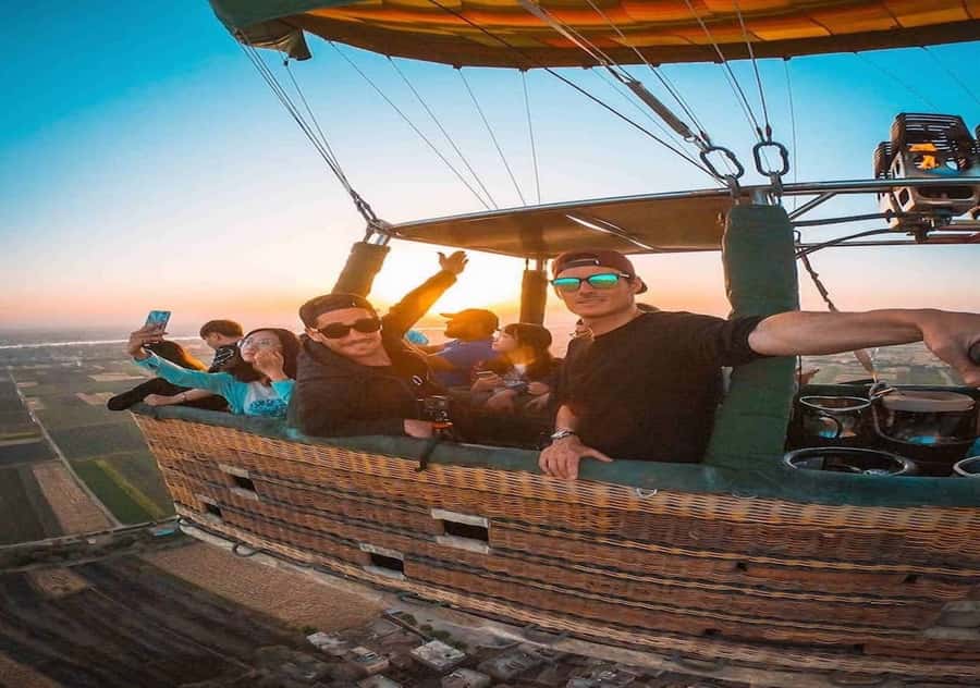 Luxor: Hot Air Balloon Ride Over Temple of Hatshepsut - Safety briefing and balloon inflation