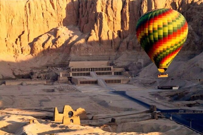 Luxor: VIP Private Sunrise Hot Air Balloon with Breakfast - The launch and the first light over ancient Thebes