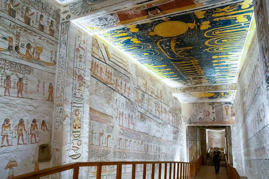 Luxor: West and East Banks All-Inclusive Tour & Balloon Ride - Hatshepsut’s three terraces at Deir el-Bahari
