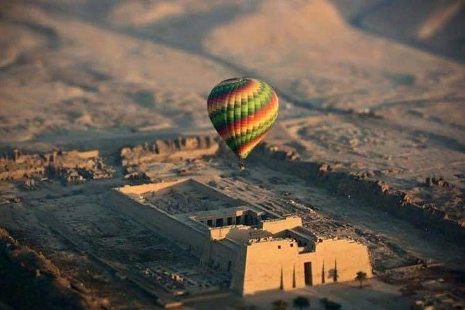 Luxury Hot Air Balloon Riding in Luxor - Breakfast before the balloon rises