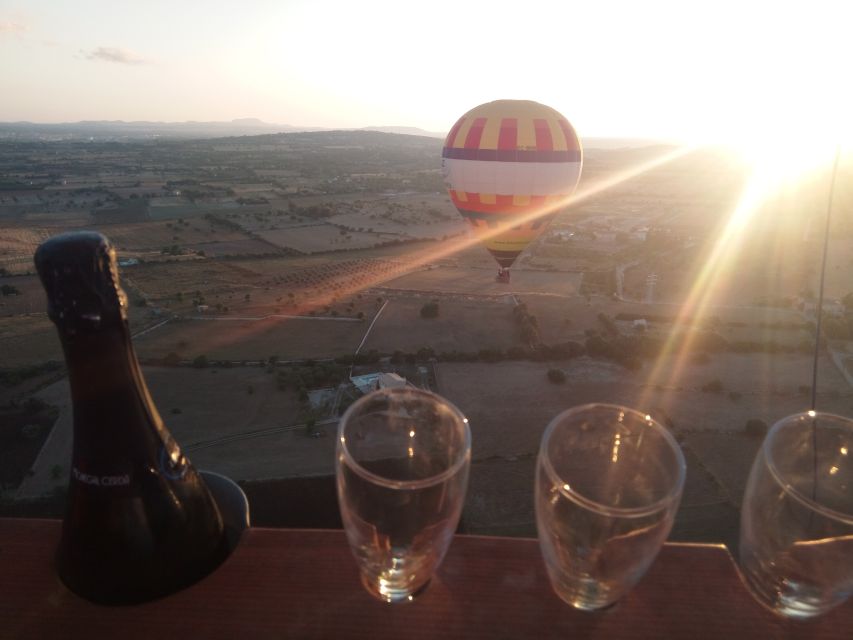 Mallorca: Private Hot Air Balloon Ride - A launch shaped by wind and daylight