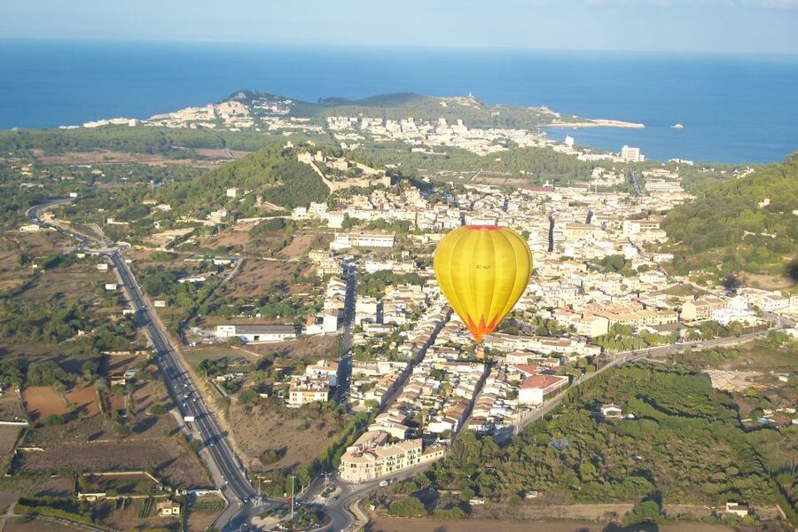 Mallorca: Private Hot Air Balloon Ride - One hour floating above the Mallorcan coast