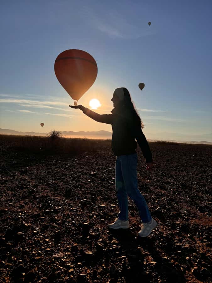 Marrakech: 50 minutes Hot Air Balloon Ride & Breakfast - The safety briefing and balloon setup