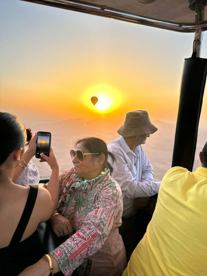 Marrakech: Balloon Flight, Berber Breakfast & Certificate - Coffee, Croissants, and Balloons Before Dawn