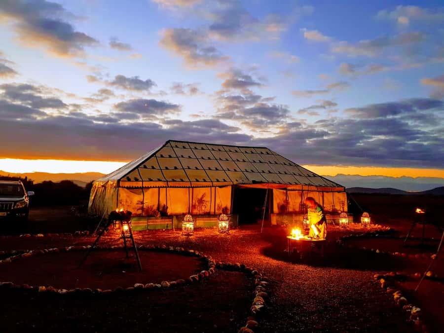 Marrakech: Hot Air Balloon Ride with Traditional Breakfast - Tea, cake, and the balloon taking shape
