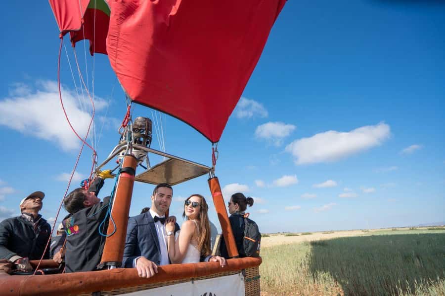 Marrakech: VIP Flight with Private Section in Shared Balloon - The landing and the Berber tea stop