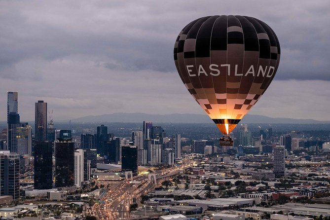Melbourne sunrise balloon flight & champagne breakfast - Weather, cancellations, and planning risk