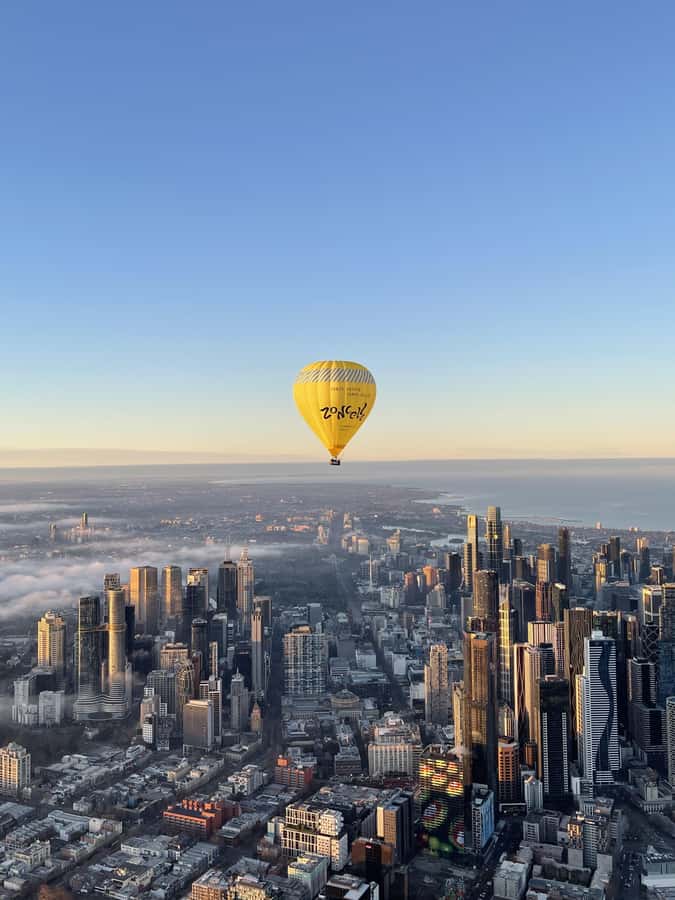 Melbourne: Sunrise Hot Air Balloon Flight - Meeting at the Amora Hotel and Getting Ready