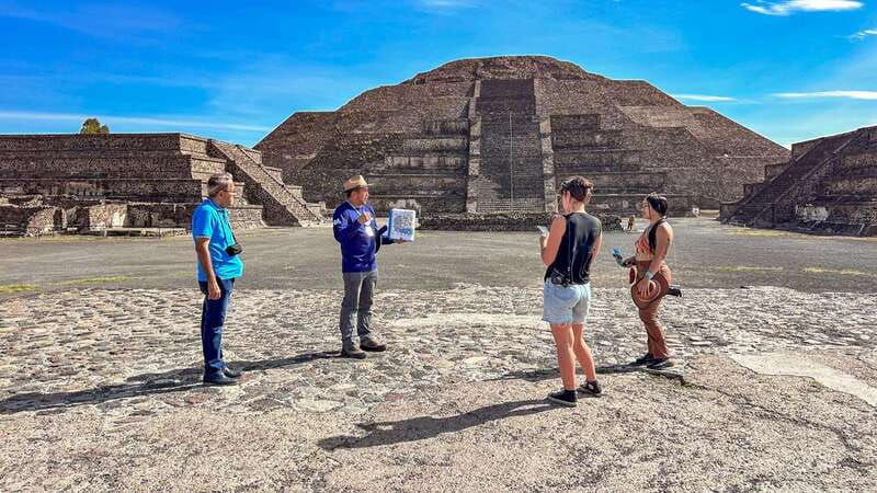 Mexico City: Balloon Flight, Teotihuacan & Guadalupe Shrine - The coach ride from Reforma to Teotihuacan
