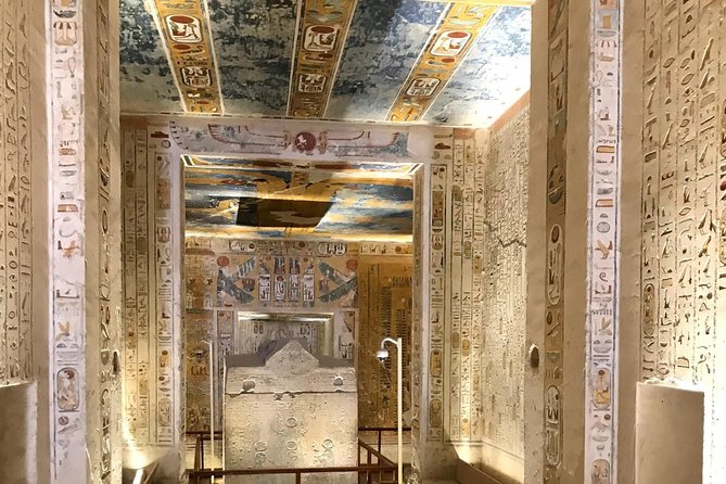 One package From Hurghada to Luxor: Balloon & Luxor Day Tour & Lunch & Felucca - Hatshepsut Temple and the Colossi of Memnon