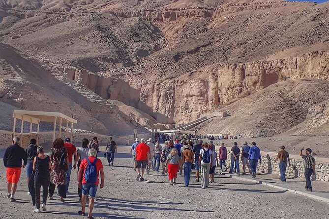 Overnight Luxor Tours by train from Cairo with Hot Air Balloon and much more - The overnight train makes Cairo to Luxor practical