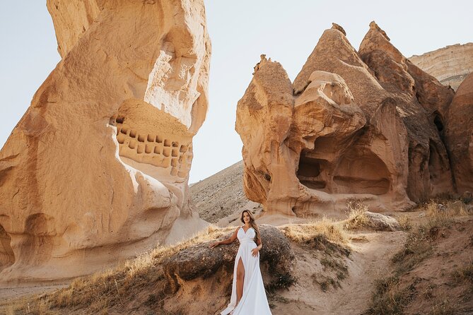 Photoshoot with Balloons in Cappadocia - Flying dresses, poses, and extra costs