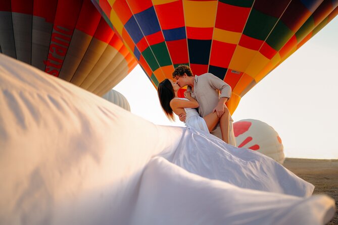 Photoshoot with Balloons in Cappadocia - What Soner and his assistant add