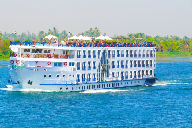 Private 3-Days Nile Cruise to Luxor with Hot Air Balloon Ride - Day One: The 4 a.m. Road to Abu Simbel