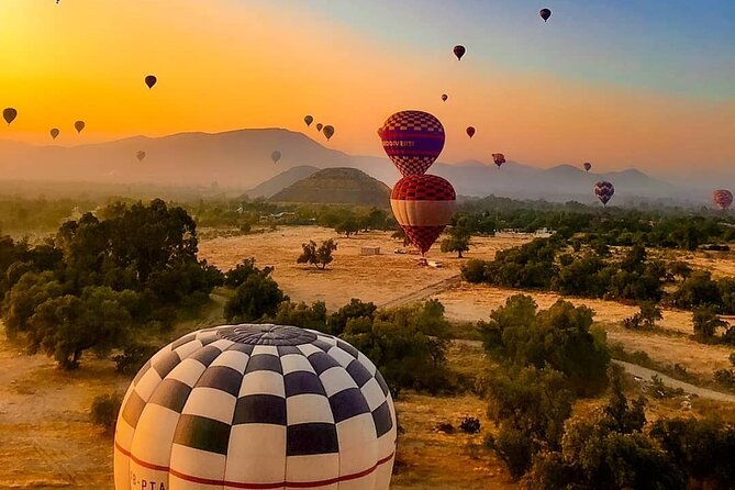 Private Balloon and Teotihuacán Experience - Seeing Teotihuacán from a hot-air balloon