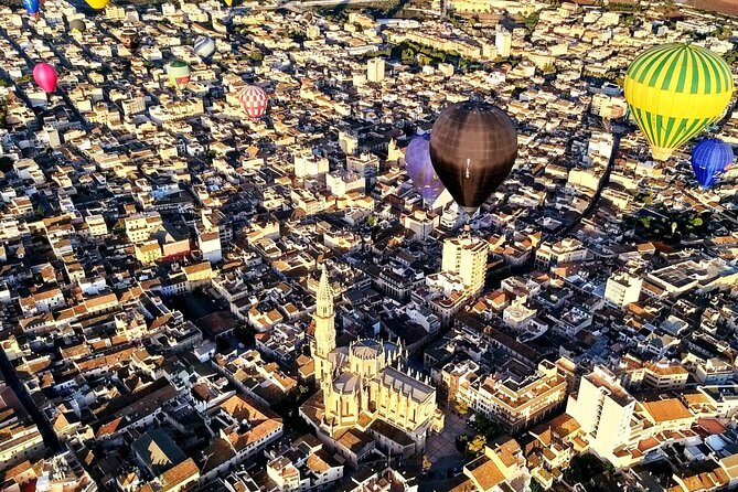 Private Balloon Flight Over Mallorca for Two People - A calm ride, with safety taken seriously