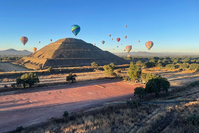 Private Balloon Flight over Teotihuacan plus Breakfast and Entry - Walking through Teotihuacan after breakfast