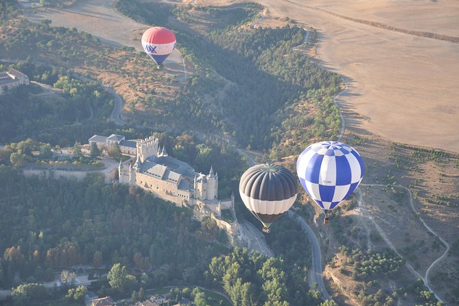 Private Balloon Ride for 2 in Segovia with Optional Transportation from Madrid - The four-hour schedule, from inflation to return