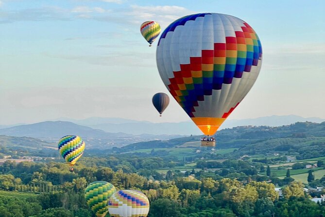 Private Hot Air Balloon ride in Tuscany countryside from Chianti - Preparing for a sunrise takeoff