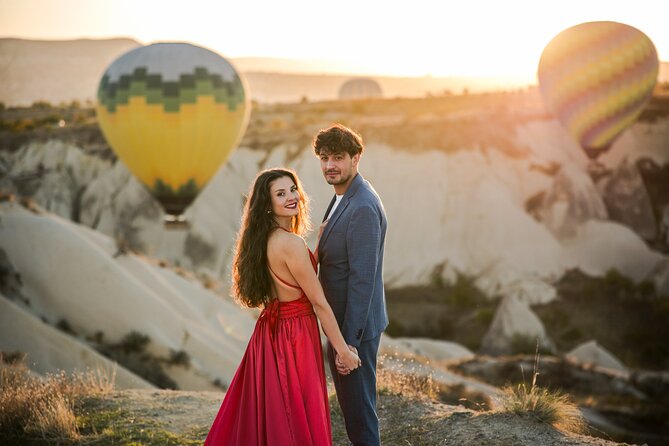 Private Photoshoot with Balloons in Cappadocia - Goreme viewpoints and the final set of images
