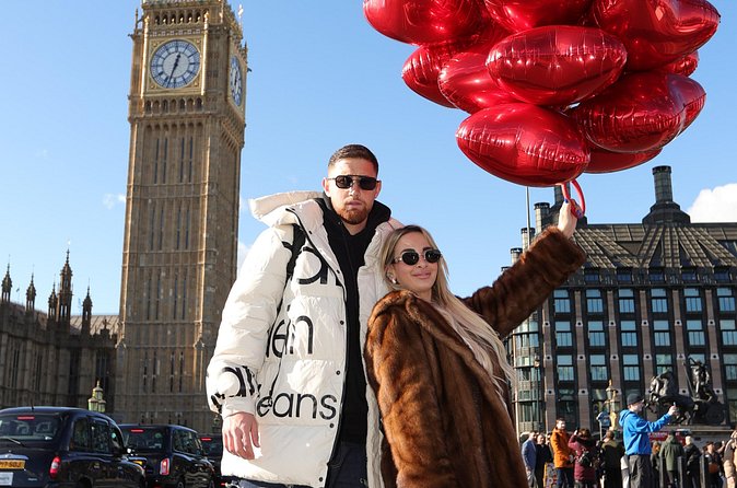 Professional Digital Photo with Red Heart Balloons Central London - Choosing your favorite photo on the spot