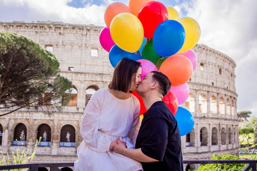 Rome: Professional Photoshoot With Balloons - Should you book the Colosseum balloon photoshoot?