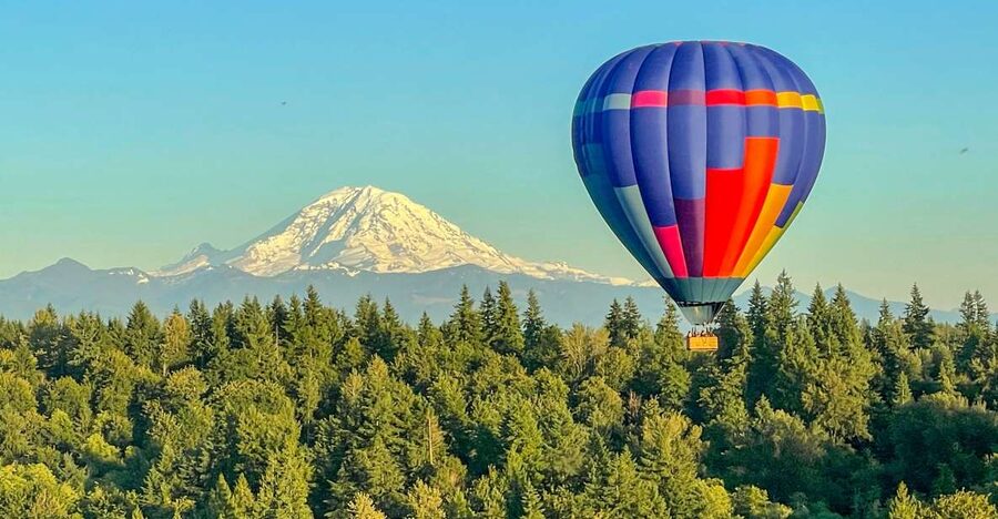 Seattle: Mt. Rainier Sunset Balloon Ride with Champagne - Why this balloon ride feels different from a normal Seattle tour