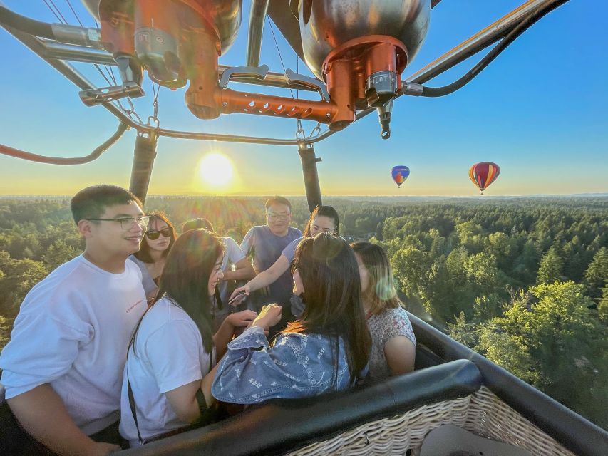 Seattle: Mt. Rainier Sunset Balloon Ride with Champagne - Weather, visibility, and the risk of disappointment