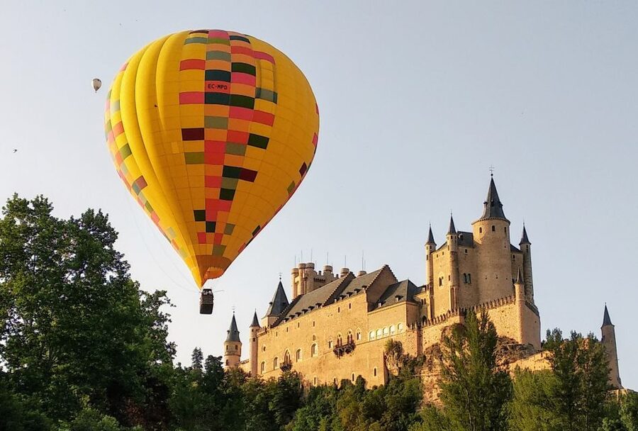 Segovia: Balloon Ride with Transfer Option from Madrid - The Alcázar, cathedral, and aqueduct from above