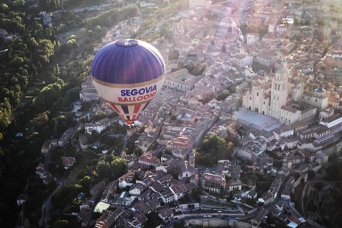 Segovia Balloons - The launch and flight over Segovia