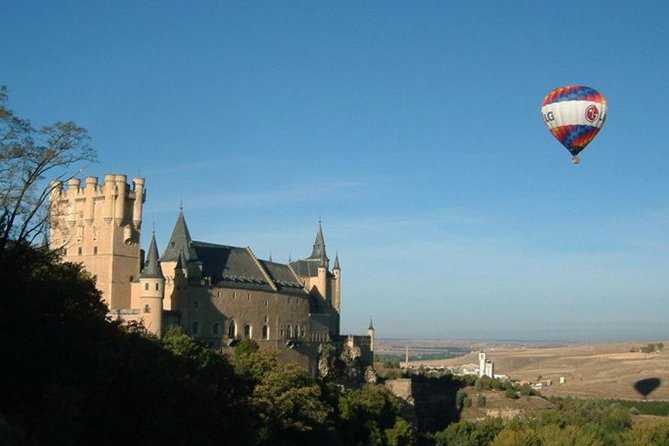 Segovia from the Skies: Sunrise Balloon Ride - Landing, pack-up, and the Spanish brunch