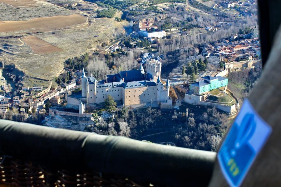 Segovia: Hot Air Balloon Flight with Picnic and Cava - One hour above Segovia, with a small-basket caveat