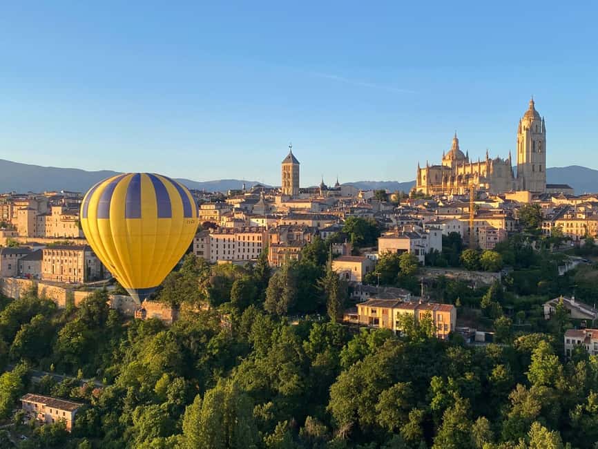 Segovia: Hot-air balloon ride with cava toast - The Safety Briefing Sets the Tone