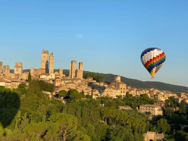 Siena: Balloon Flight Over Tuscany with a Glass of Wine - Who will enjoy this most?