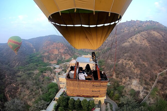 SkyWaltz Hot Air Balloon Safari - The pilot matters more than the route