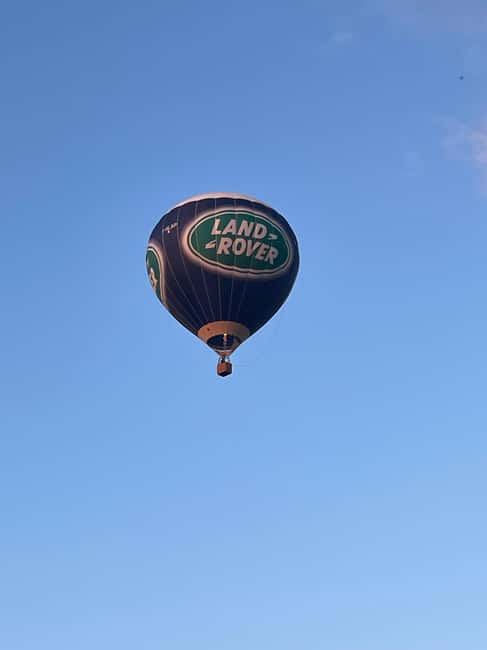 South of Paris: hot air balloon flight - Helping Bring the Balloon to Life