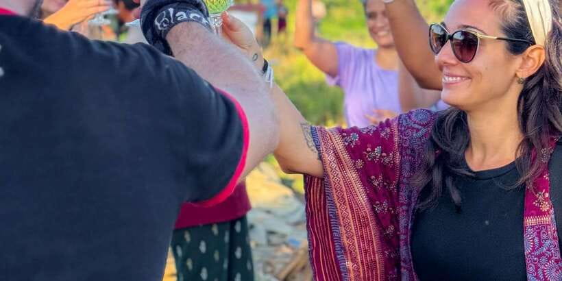 Sri Lanka: Hot Air Balloon ride - The landing and the ten-minute toast