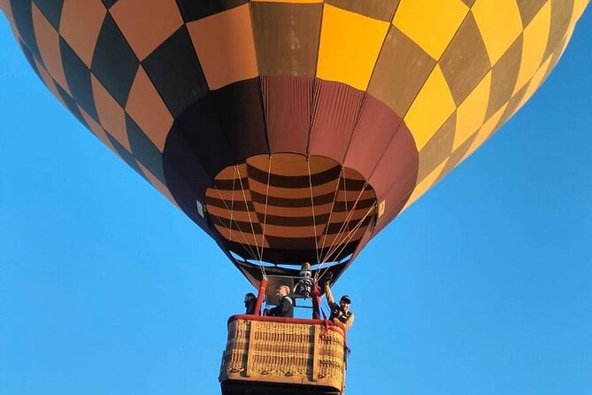 Sunrise Balloon Flight over Teotihuacan and Breakfast in Cueva - Walking through Teotihuacán after the flight