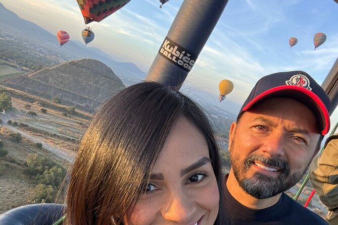 Sunrise Balloon Flight over Teotihuacan and Breakfast in Cueva - Floating over the Avenue of the Dead