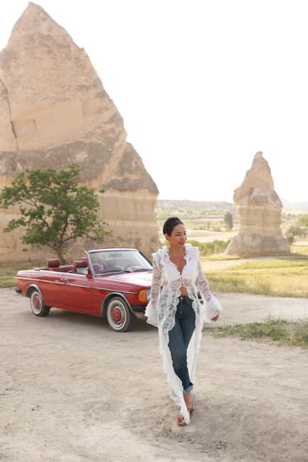Sunrise Balloon Viewing with Classic Car –Magical Cappadocia - Love Valley: the main photo session