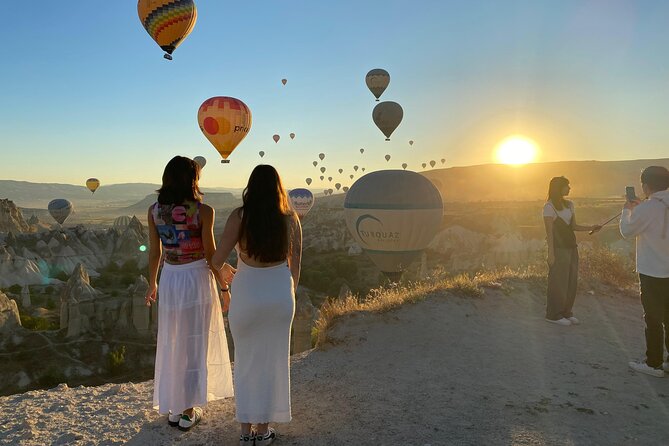Sunrise Balloon Watching Tour with Photographer in Goreme - Photography help and what to expect