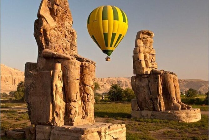 Sunrise Hot air balloon Ride in Luxor - Lift-off over the monuments of Thebes
