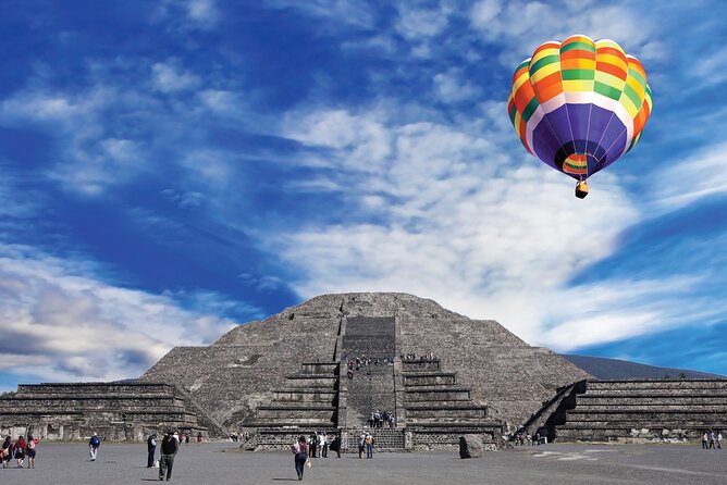 Sunrise HotAir Balloon Adventure Over Teotihuacan's Pyramids - Breakfast and the pyramids on foot
